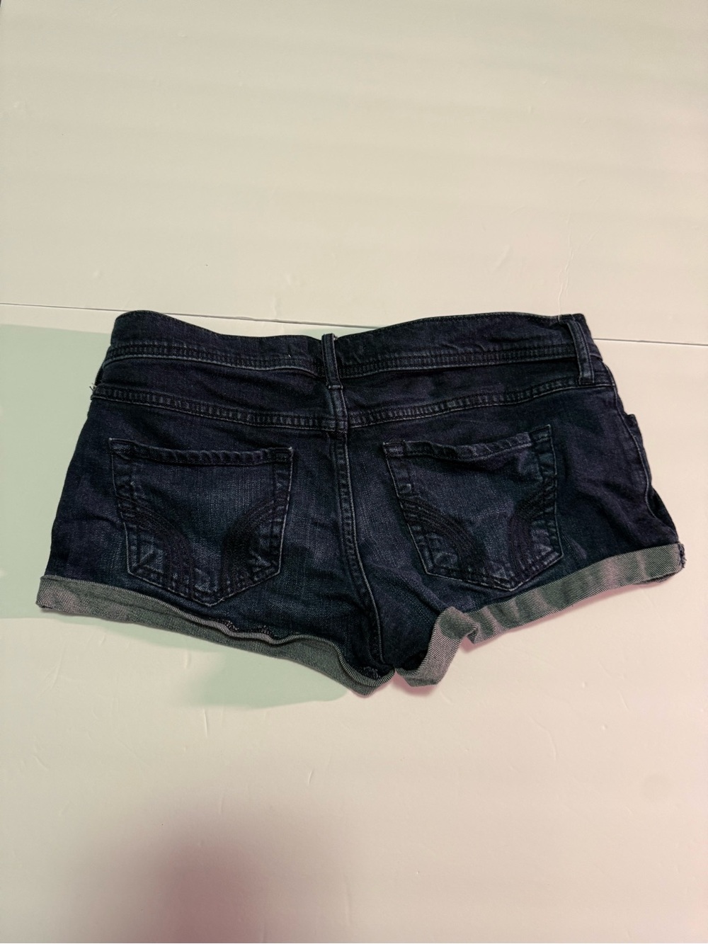 Hollister Women's Dark Indigo Boyfriend Denim Shorts - Picture 4 of 5